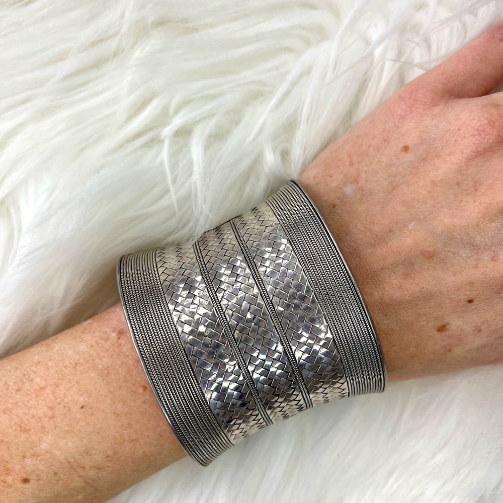 Novica sterling silver bracelet from Thailand.
